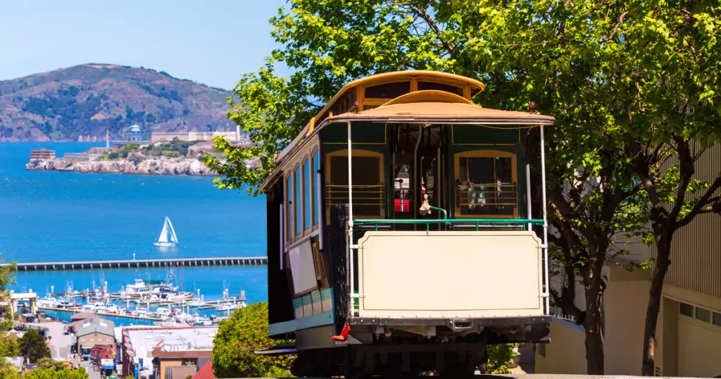 team-building-san-francisco-cable-car