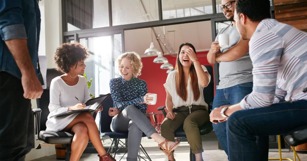 team-in-circle-office