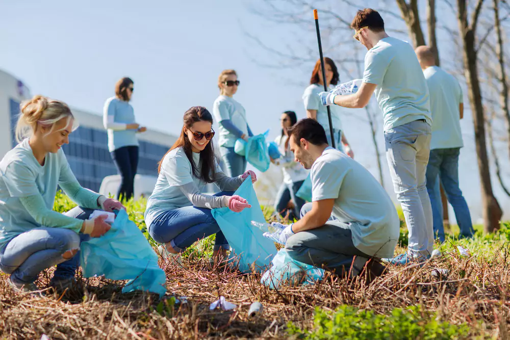 employees volunteering outside