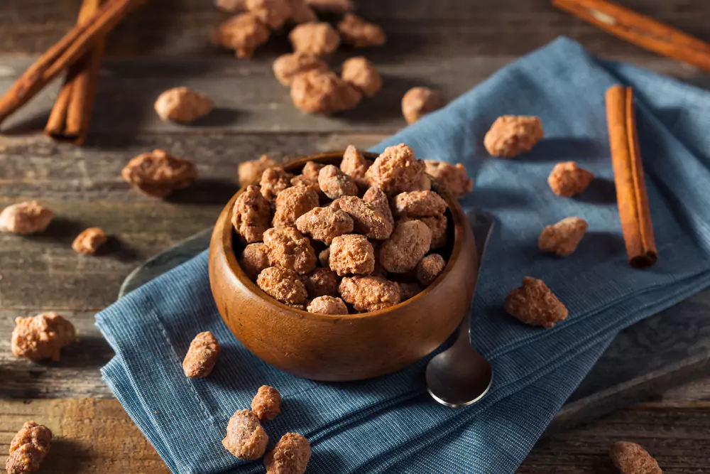 cinnamon almonds