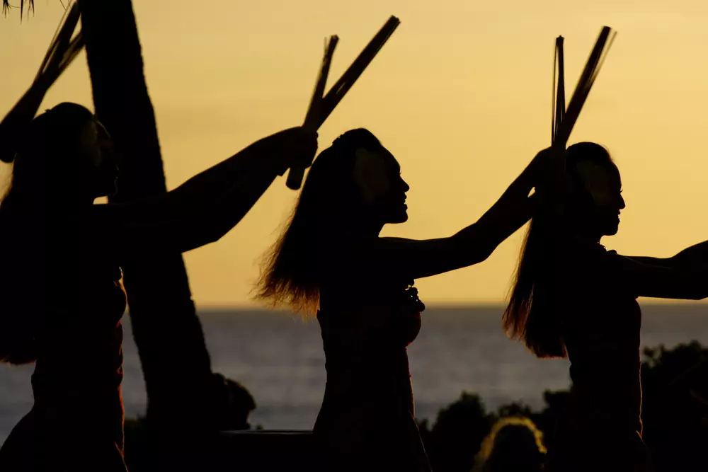 paradise cove luau