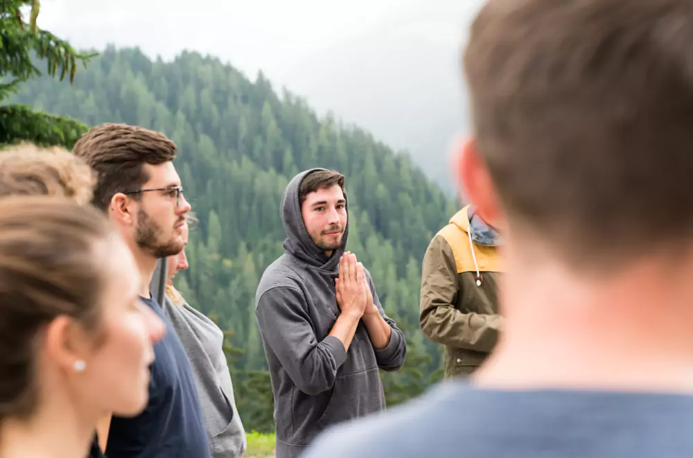 outdoor group icebreakers