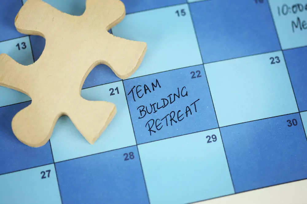 team retreat calendar